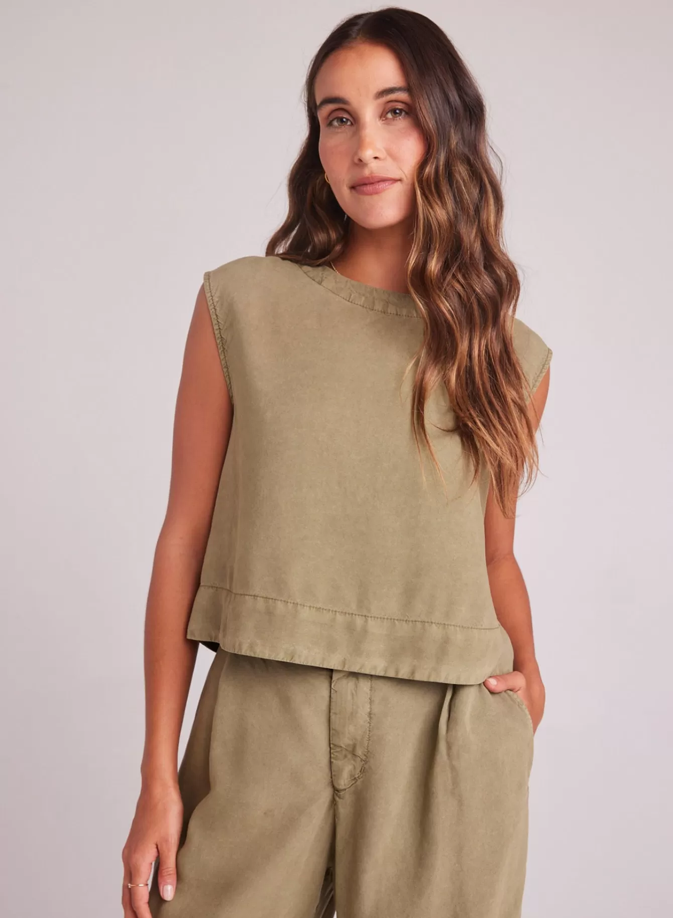 Bella Dahl Sleeveless-Boxy Button Back Top - French Olive