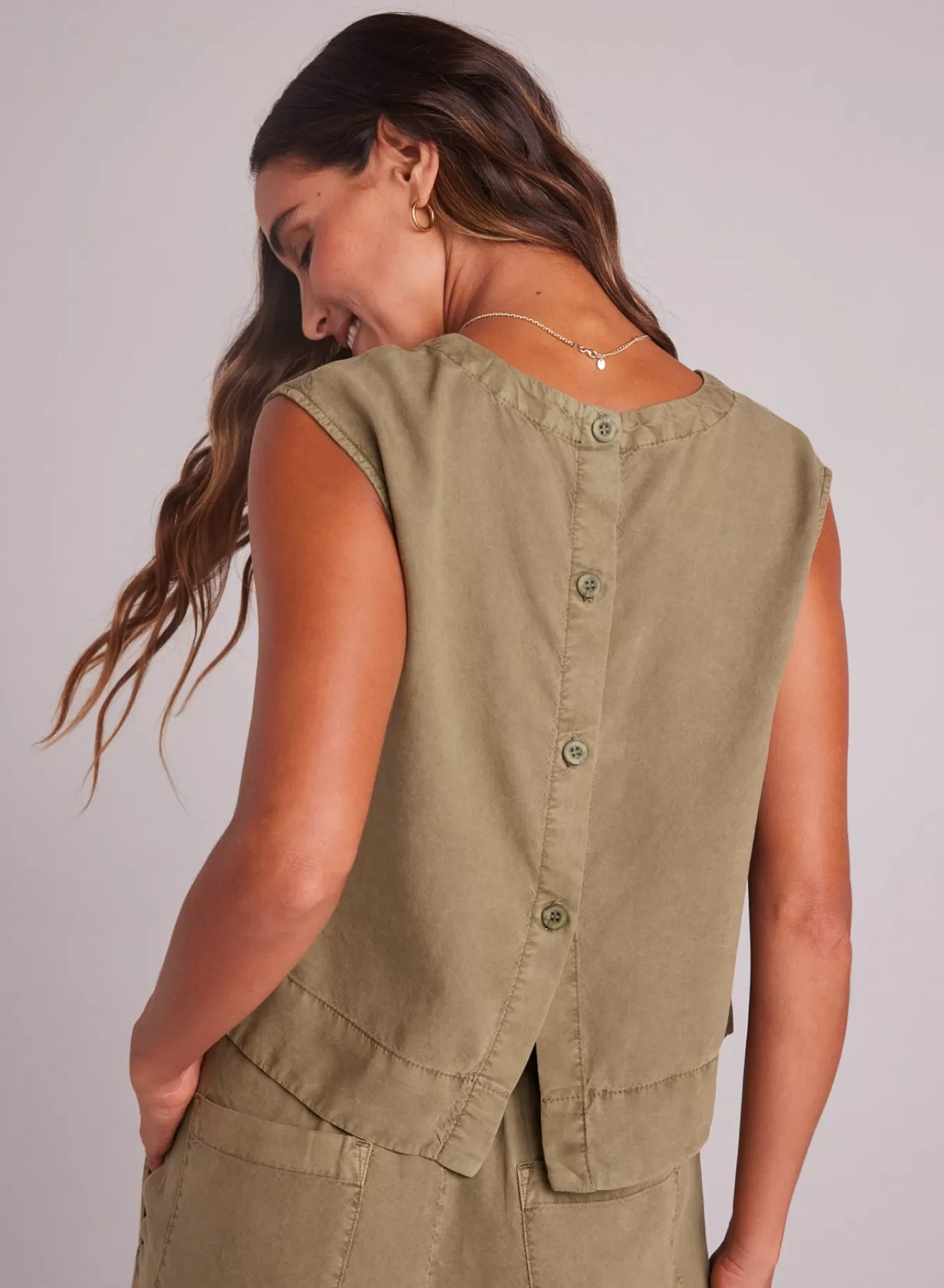 Bella Dahl Sleeveless-Boxy Button Back Top - French Olive