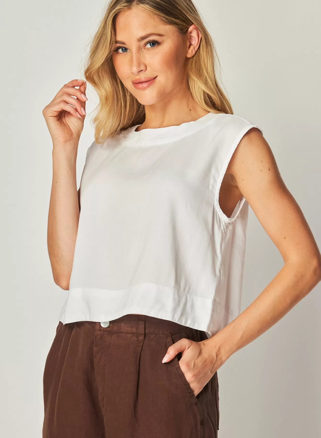 Bella Dahl Sleeveless-Boxy Button Back Top -