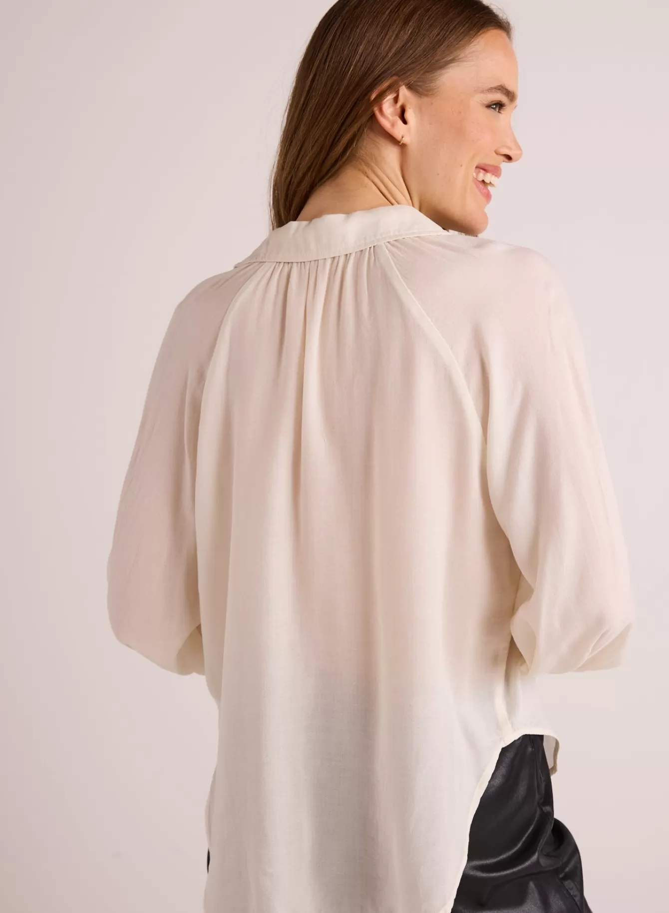 Bella Dahl Long Sleeve-Flowy Raglan Sleeve Shirt - Ivory Pearl