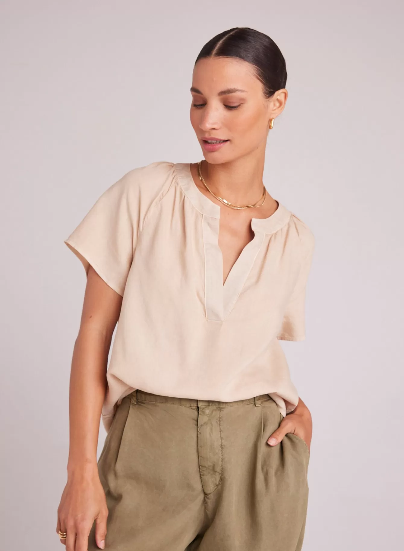 Bella Dahl Short Sleeve-Flowy Short Sleeve Pullover - Summer Khaki