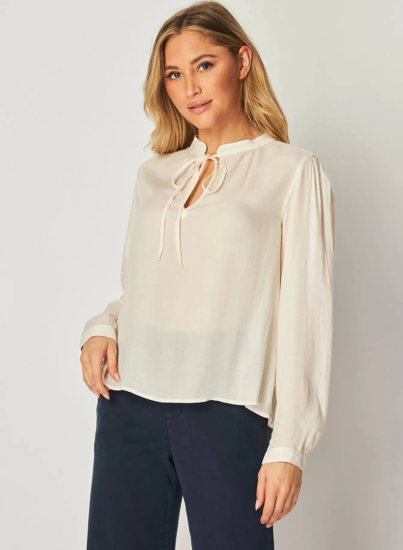 Bella Dahl Long Sleeve-Flowy Tie Neck Pullover - Ivory Pearl