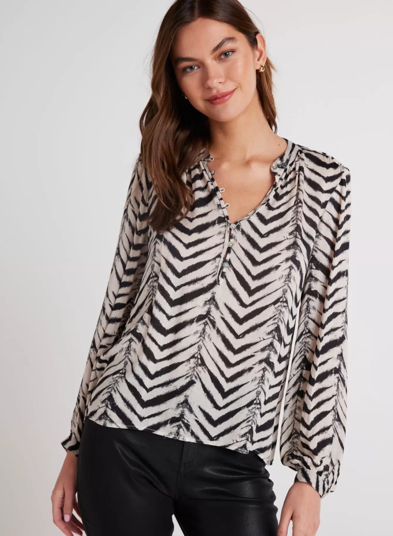 Bella Dahl Long Sleeve-Half Placket Pullover - Batik Chevron Print