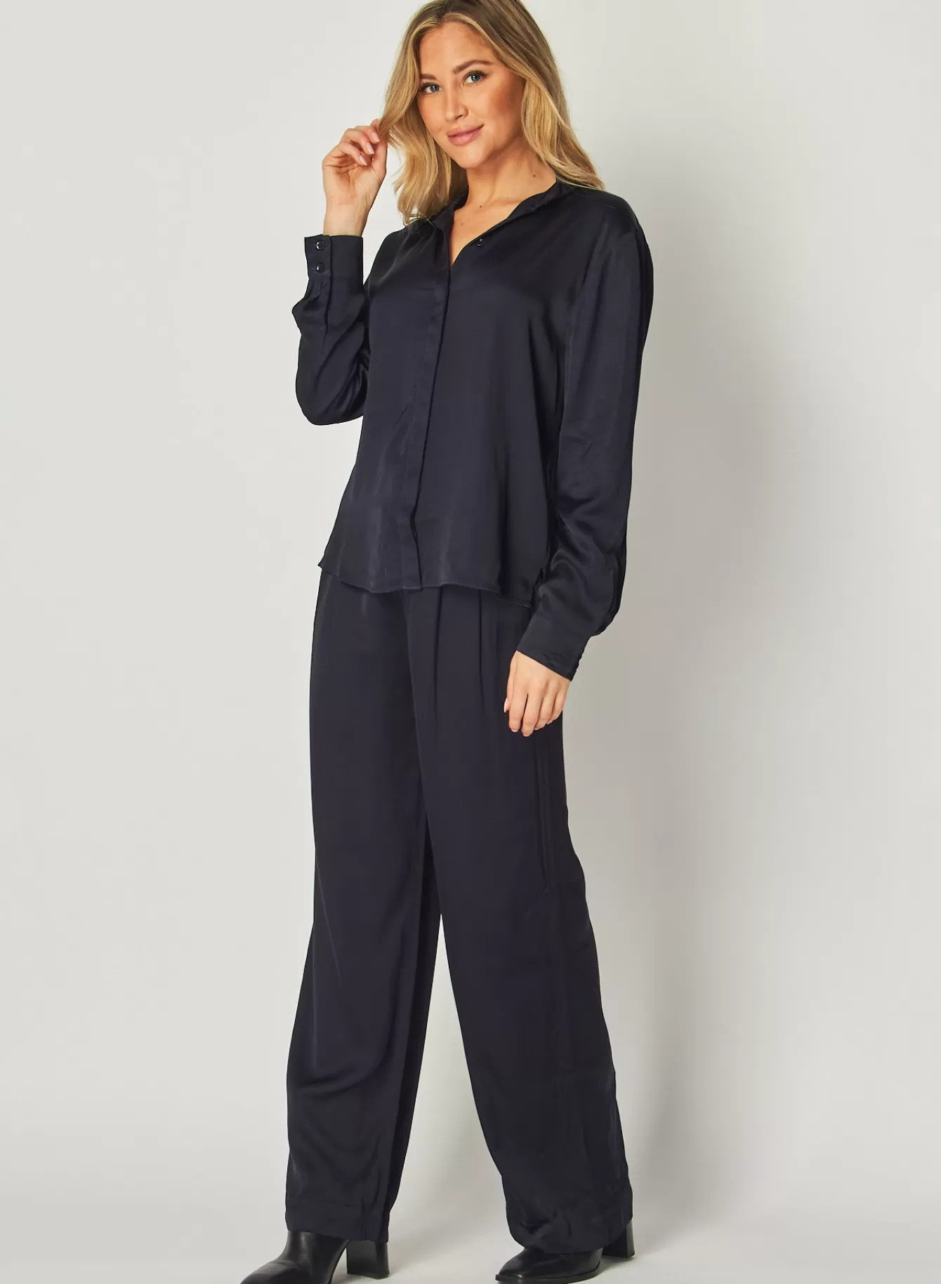 Bella Dahl Button Down-High Low Hem Shirt - Navy Eclipse