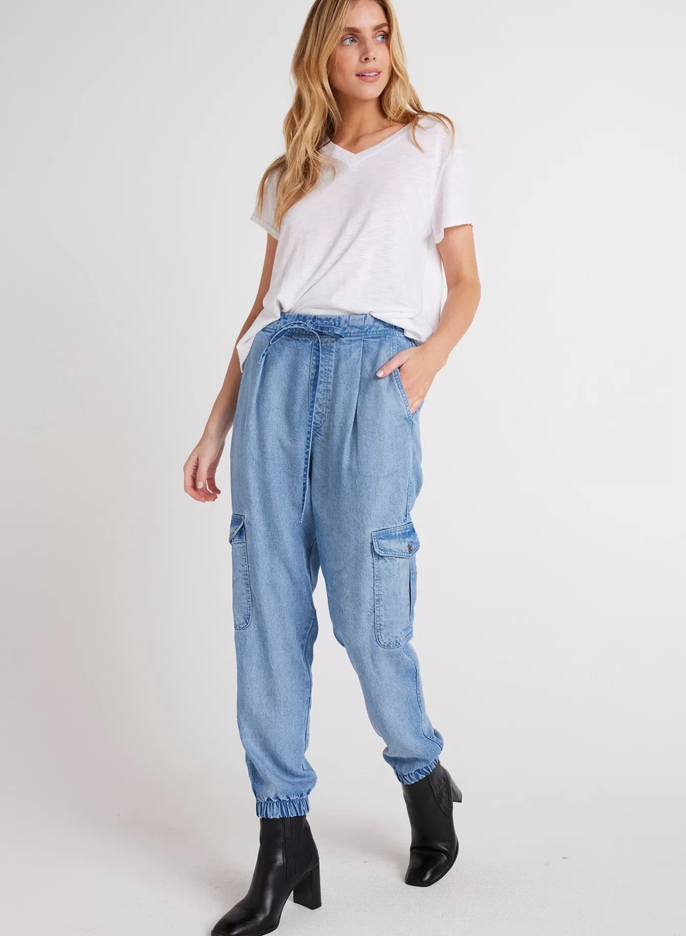Bella Dahl Joggers-Isla Pleated Jogger - Vintage Horizon Wash