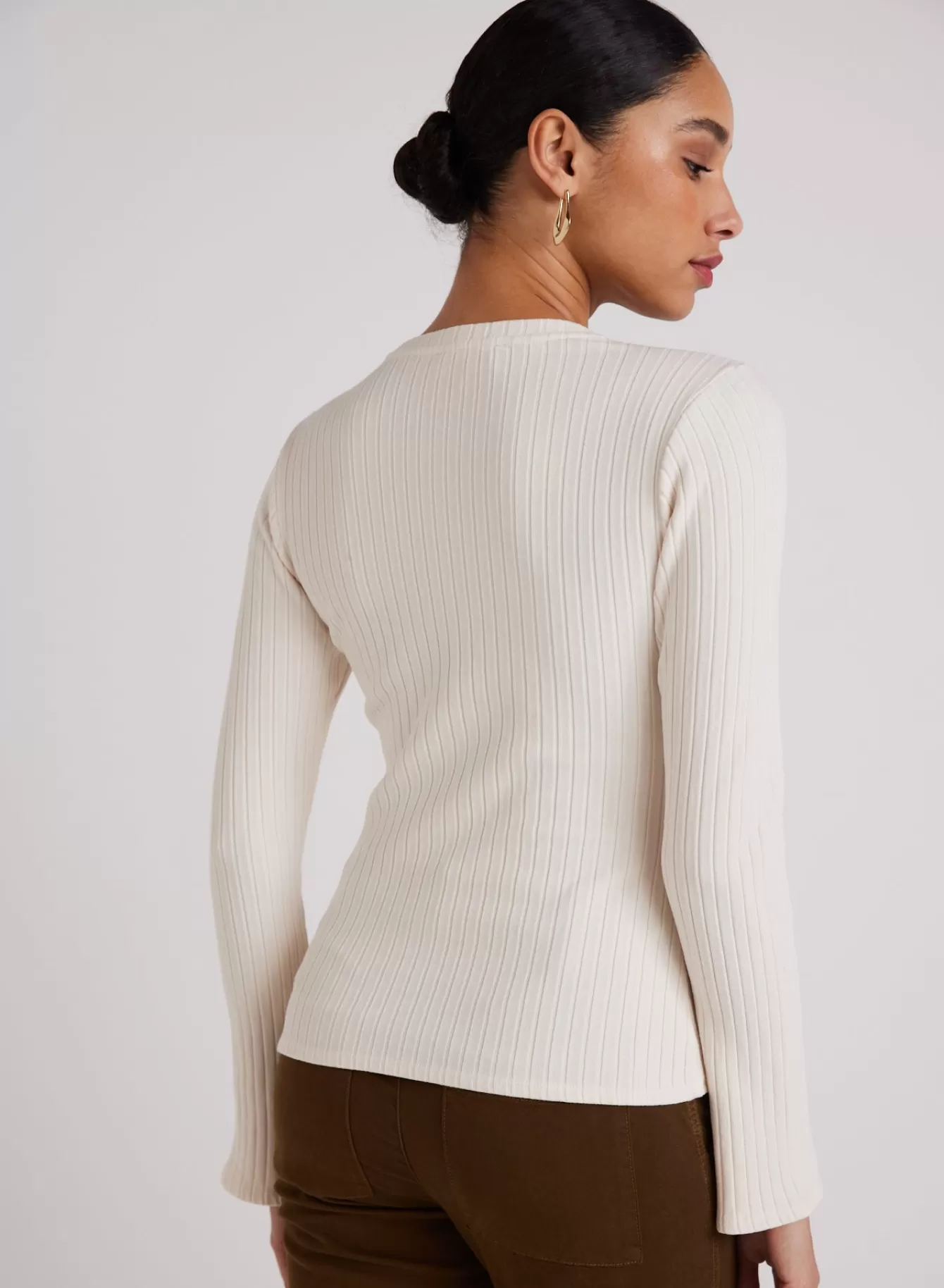 Bella Dahl Long Sleeve-Long Bell Sleeve Rib Crew Tee - Winter White