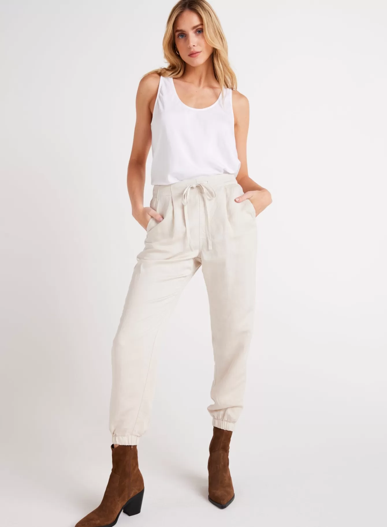 Bella Dahl Pants-Luna Pleat Front Jogger - Soft Pearl