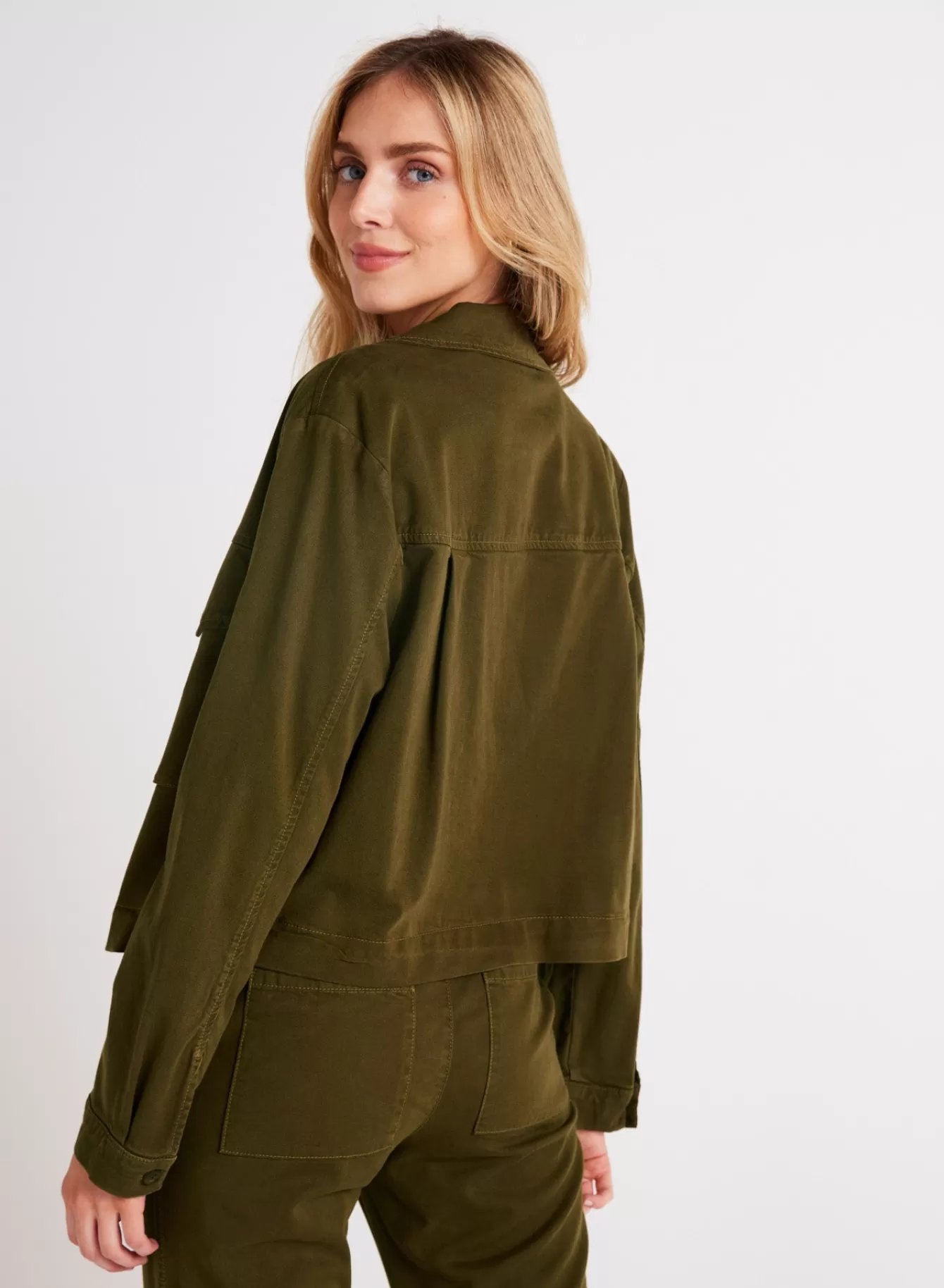 Bella Dahl Outerwear-Madison Flap Pocket Jacket - Olive Spice