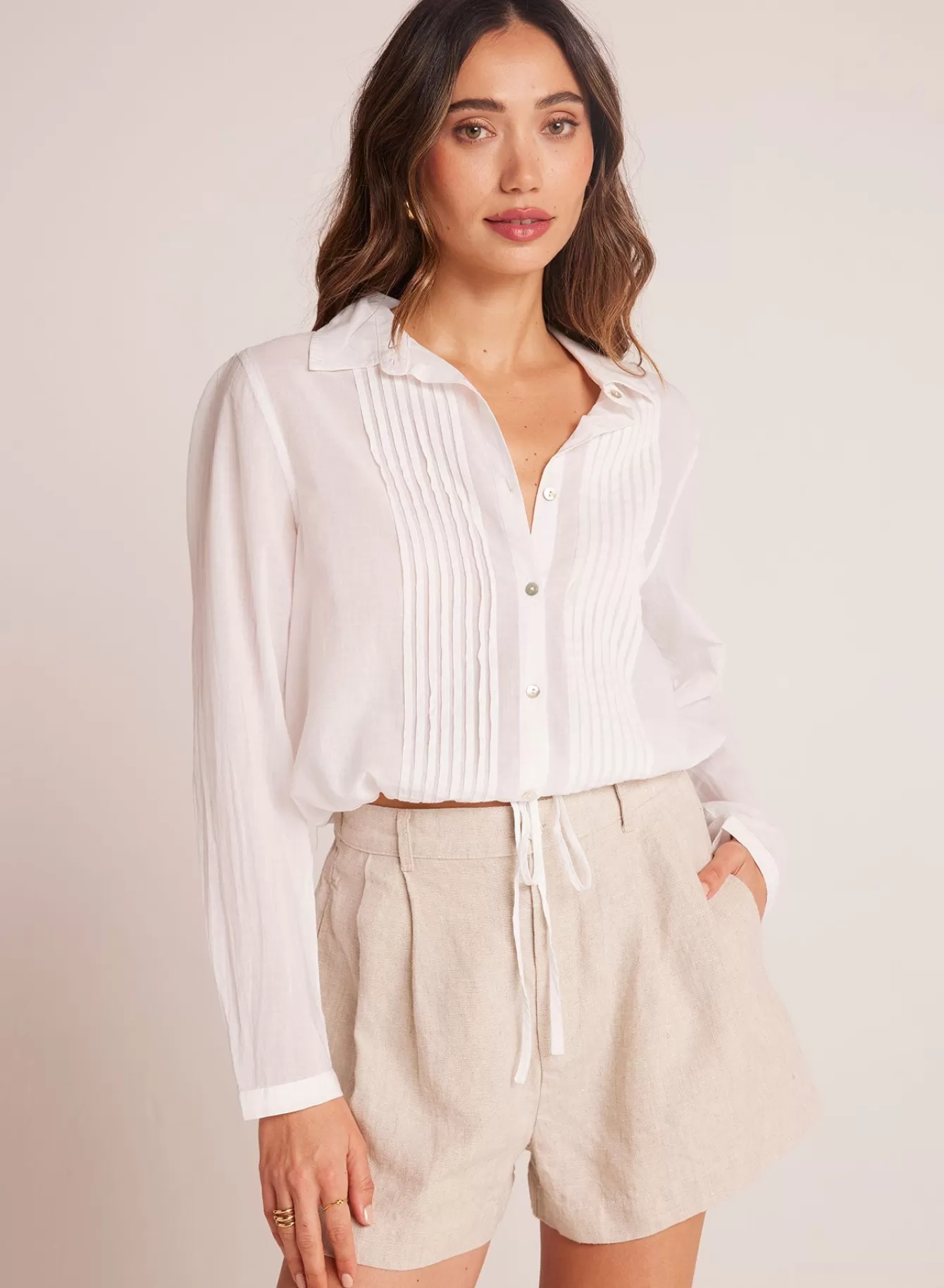 Bella Dahl Shorts-Pleat Front Trouser Short - Linen Sand