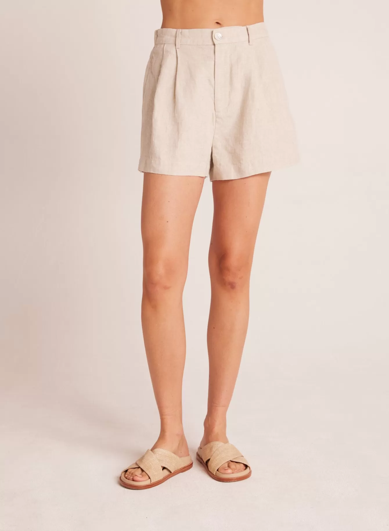 Bella Dahl Shorts-Pleat Front Trouser Short - Linen Sand