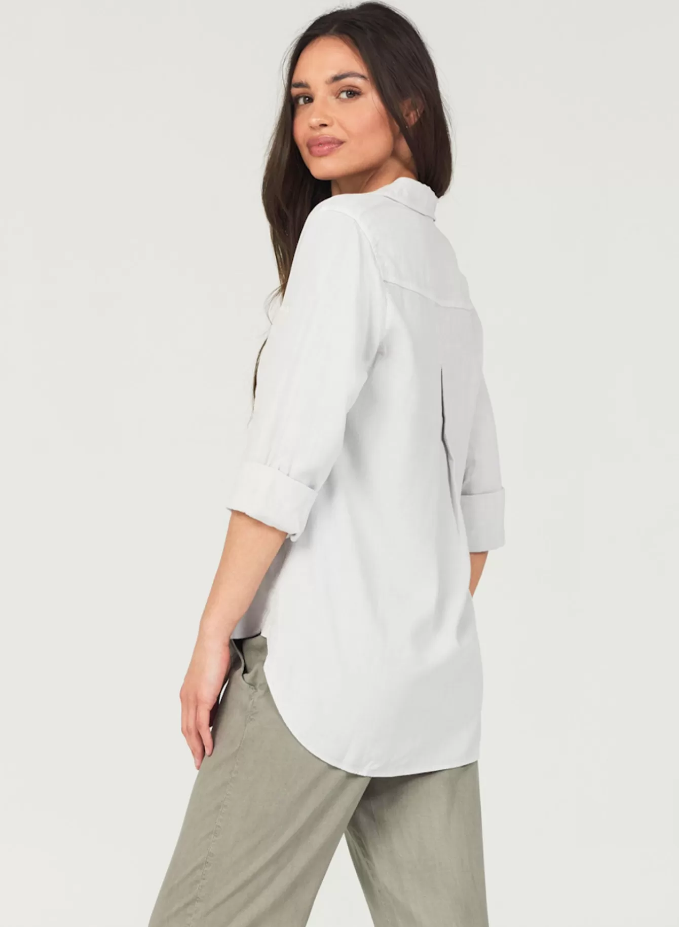 Bella Dahl Essentials Tops-Shirt Tail Button Down - Foggy Sky