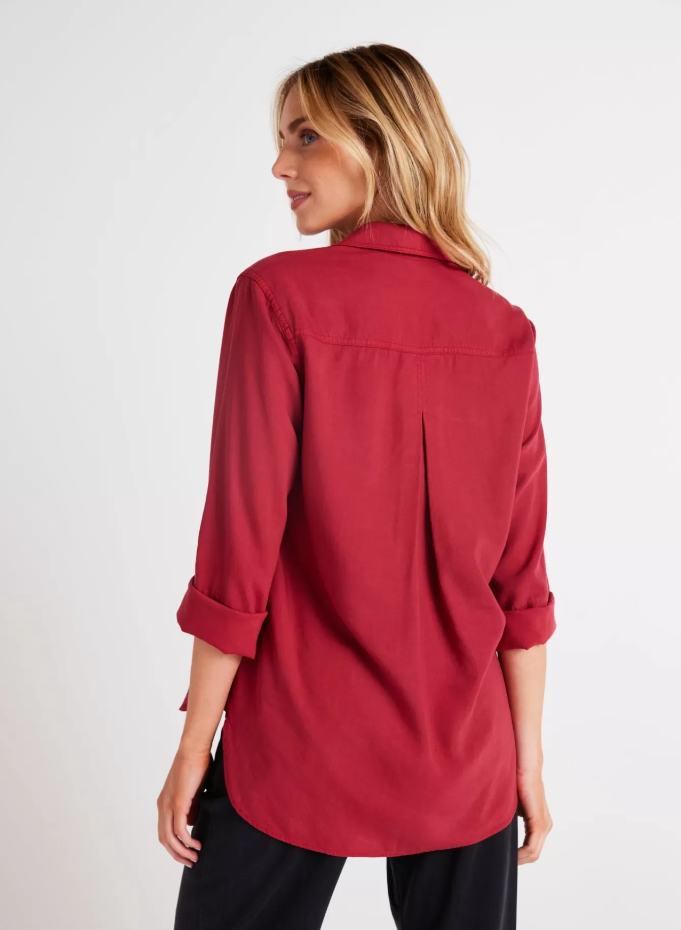 Bella Dahl Long Sleeve-Shirt Tail Button Down - Ruby Red