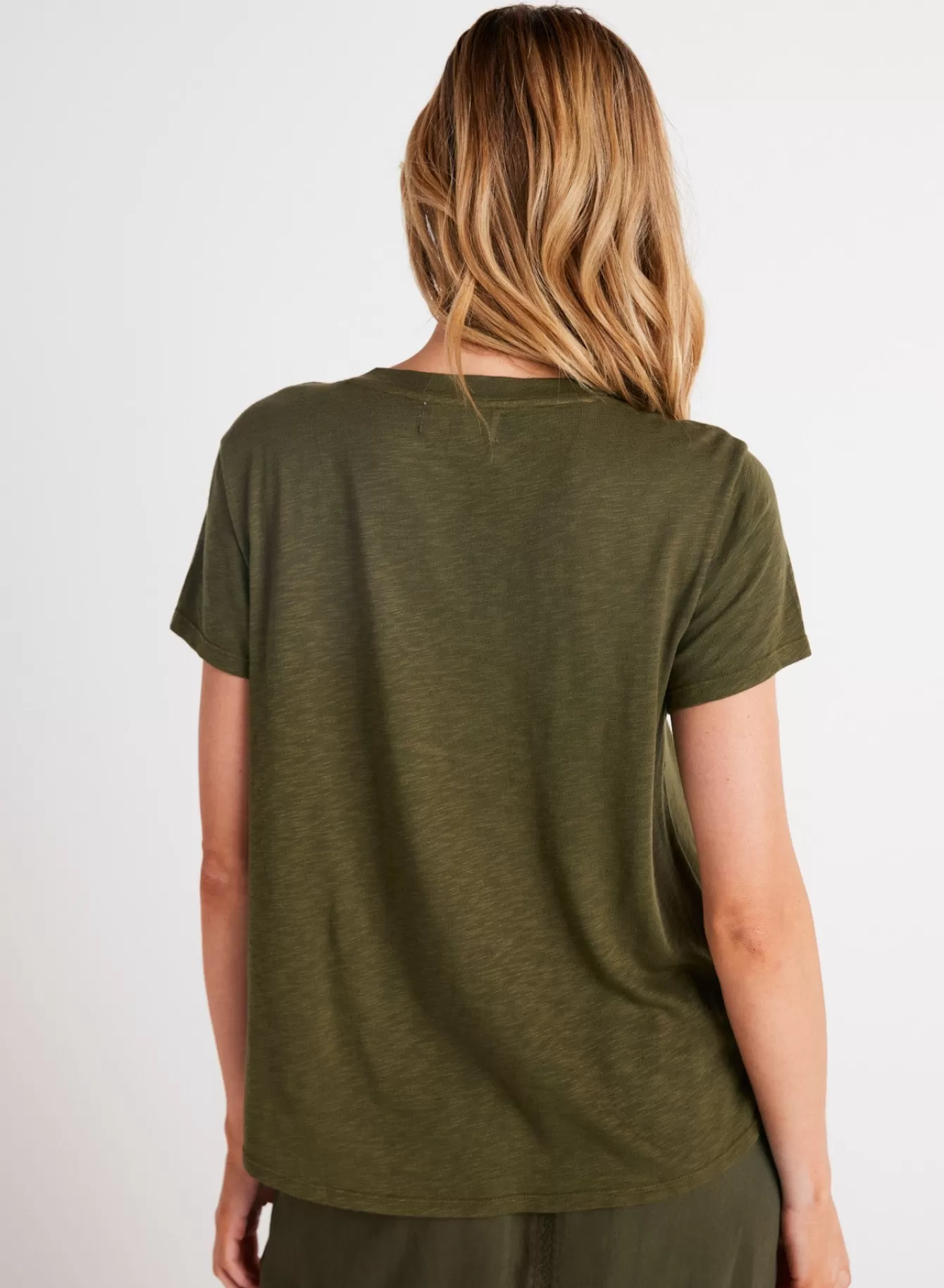 Bella Dahl Seasonal Essentials-Side Slit V-Neck Tee - Italian Herb