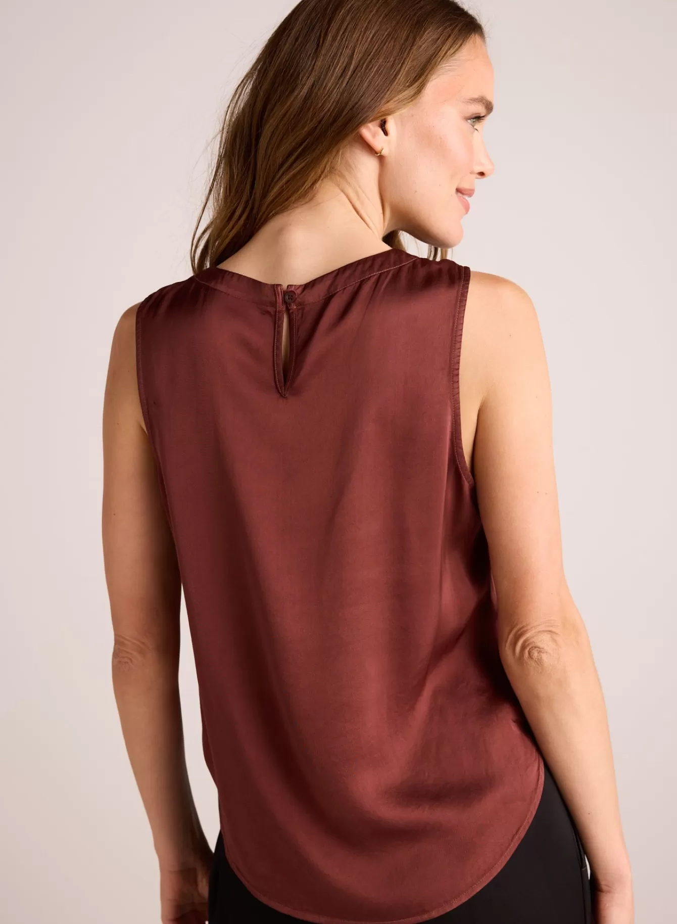 Bella Dahl Sleeveless-Sleeveless Crew Neck Top - Brandy Wine