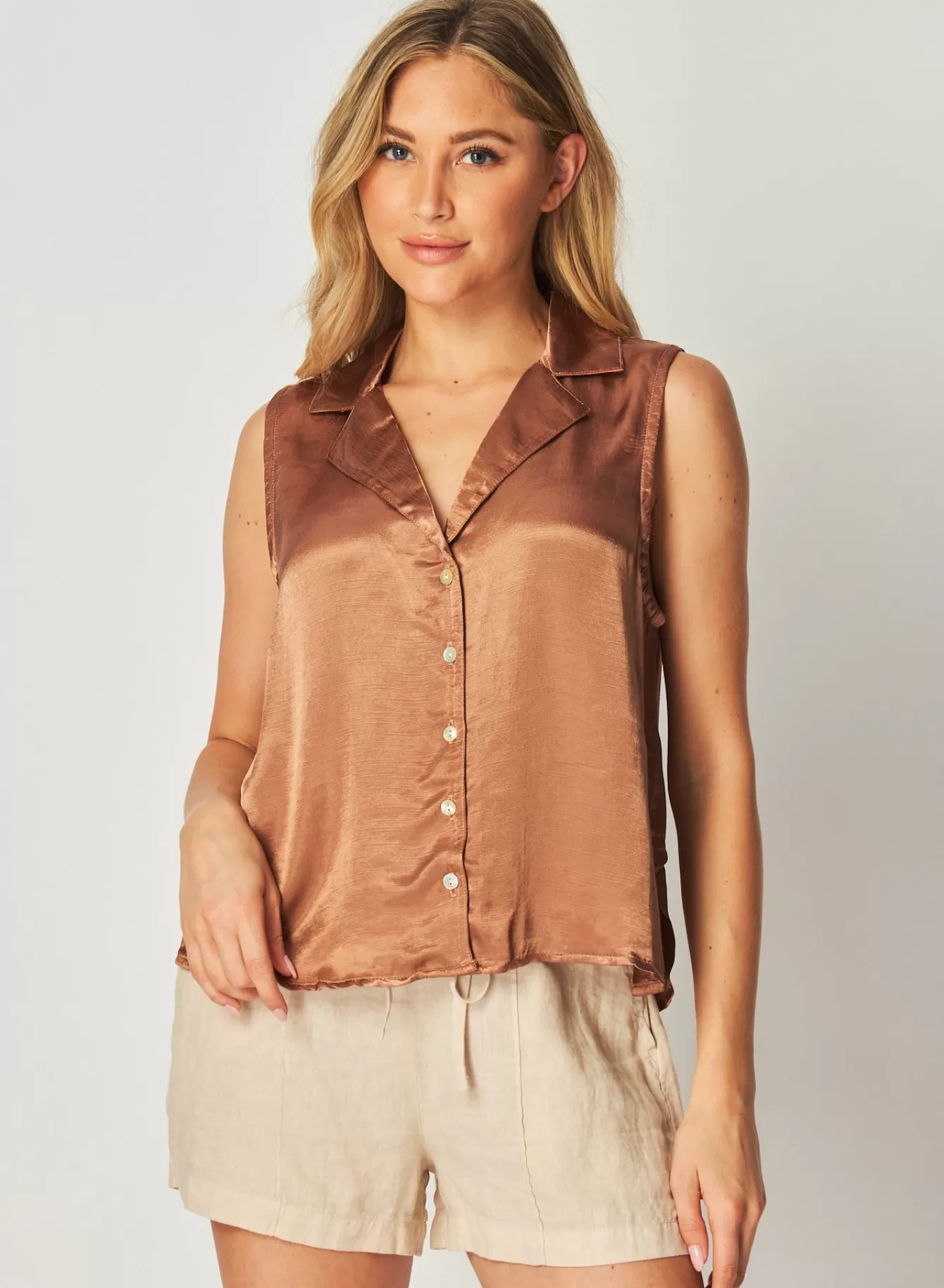 Bella Dahl Sleeveless-Sleeveless Notch Collar Button Down - Curacao Coconut