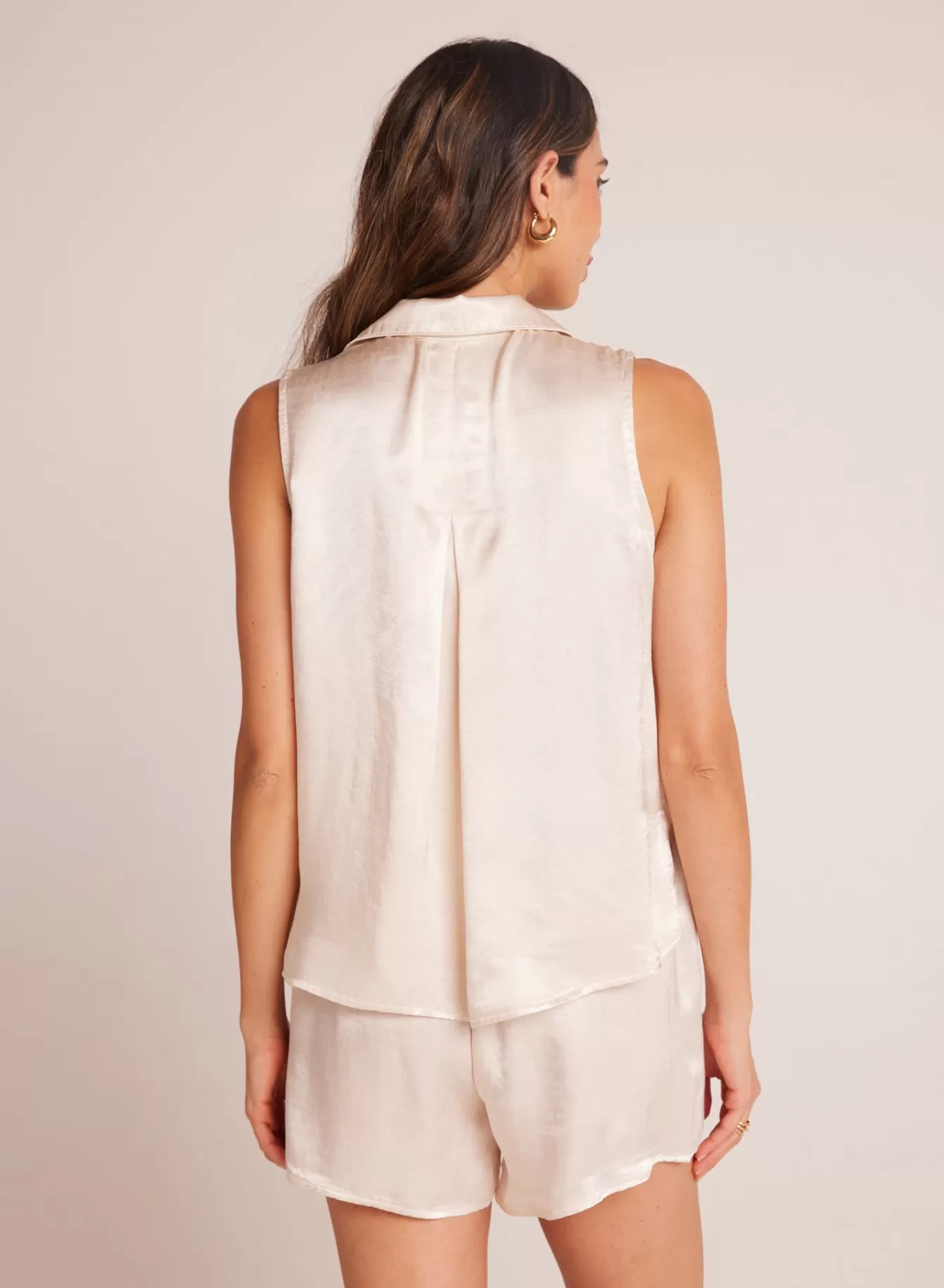 Bella Dahl Sleeveless-Sleeveless Notch Collar Button Down - Playa Sand